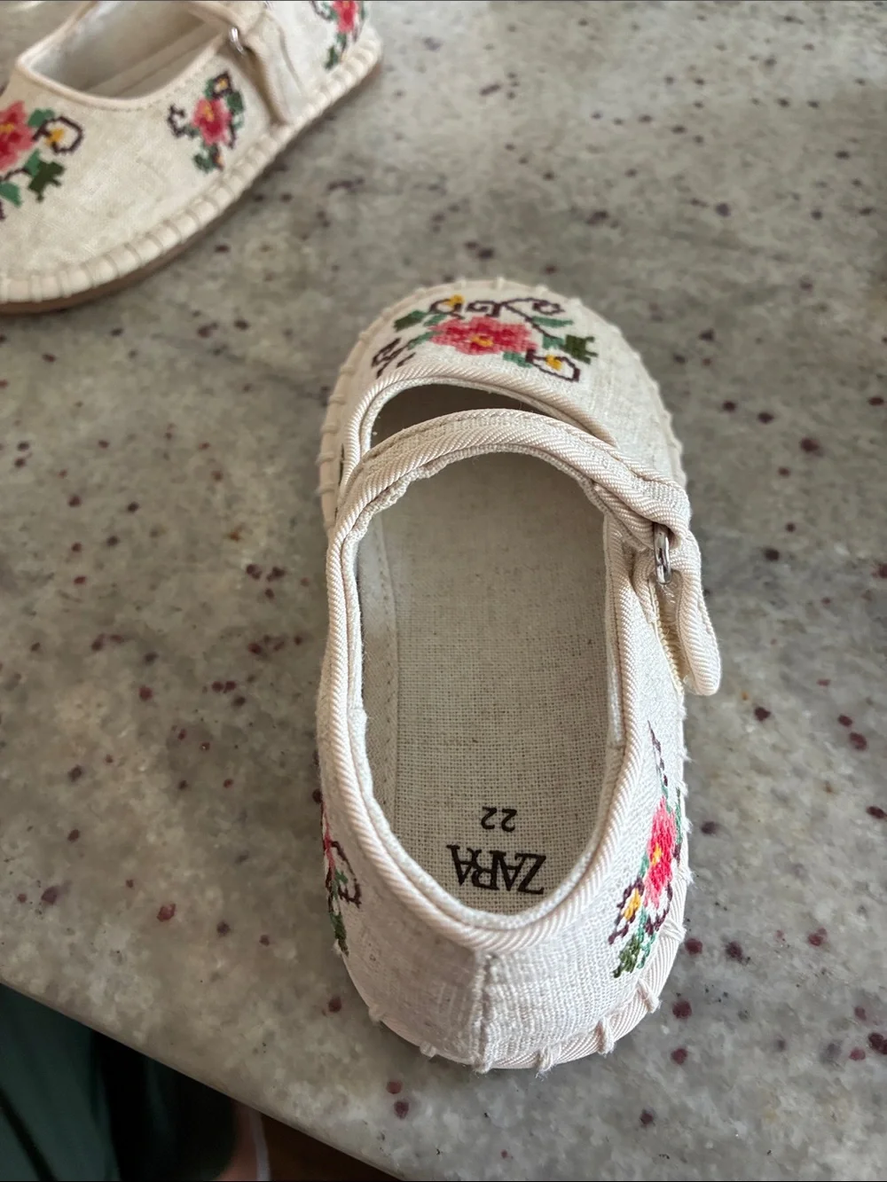 ZARA Cream Floral Embroidered Mary Jane Shoes